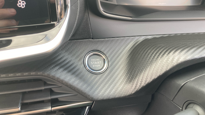 Peugeot 208 1.2 Hybrid 110 Allure 5dr e-DSC6 Petrol Hatchback - Image 26